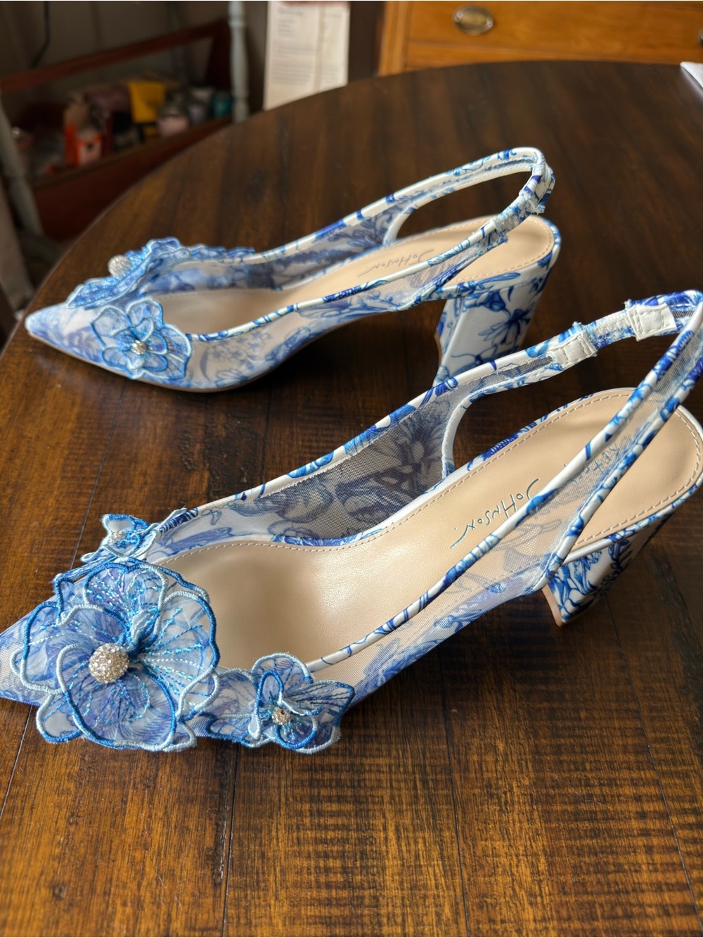 Betsey Johnson Petra Blue Floral Appliqué Slingback Heels - Picture 4 of 6
